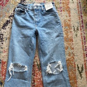 A&F 90’s Ultra High Rise Straight Jean